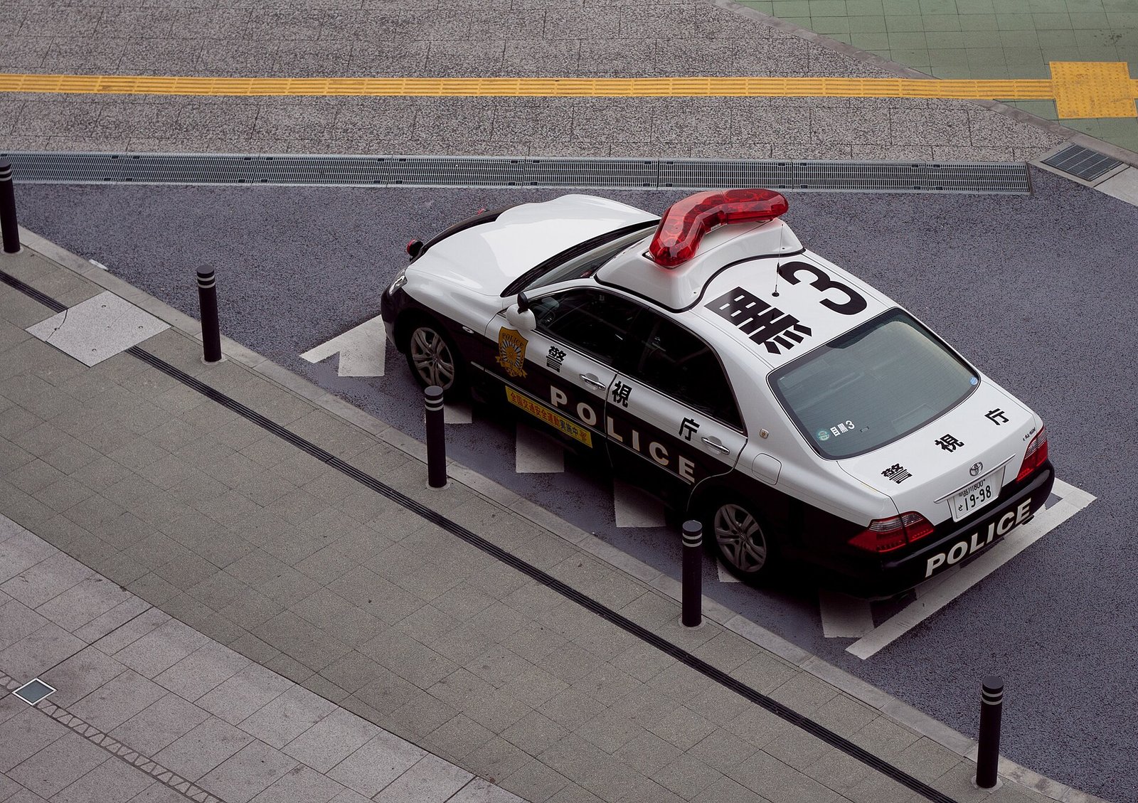 警視庁のパトカー