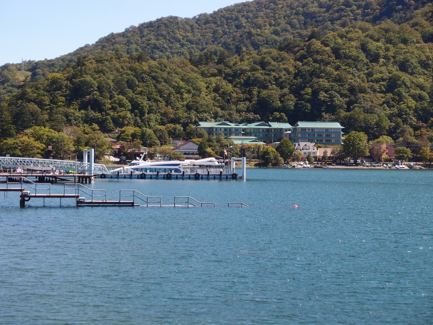 中禅寺湖の湖畔