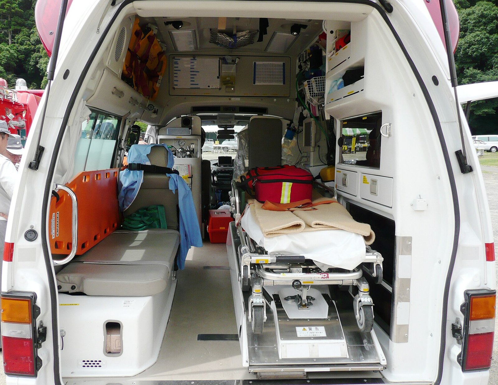 救急車の車内（資料写真）