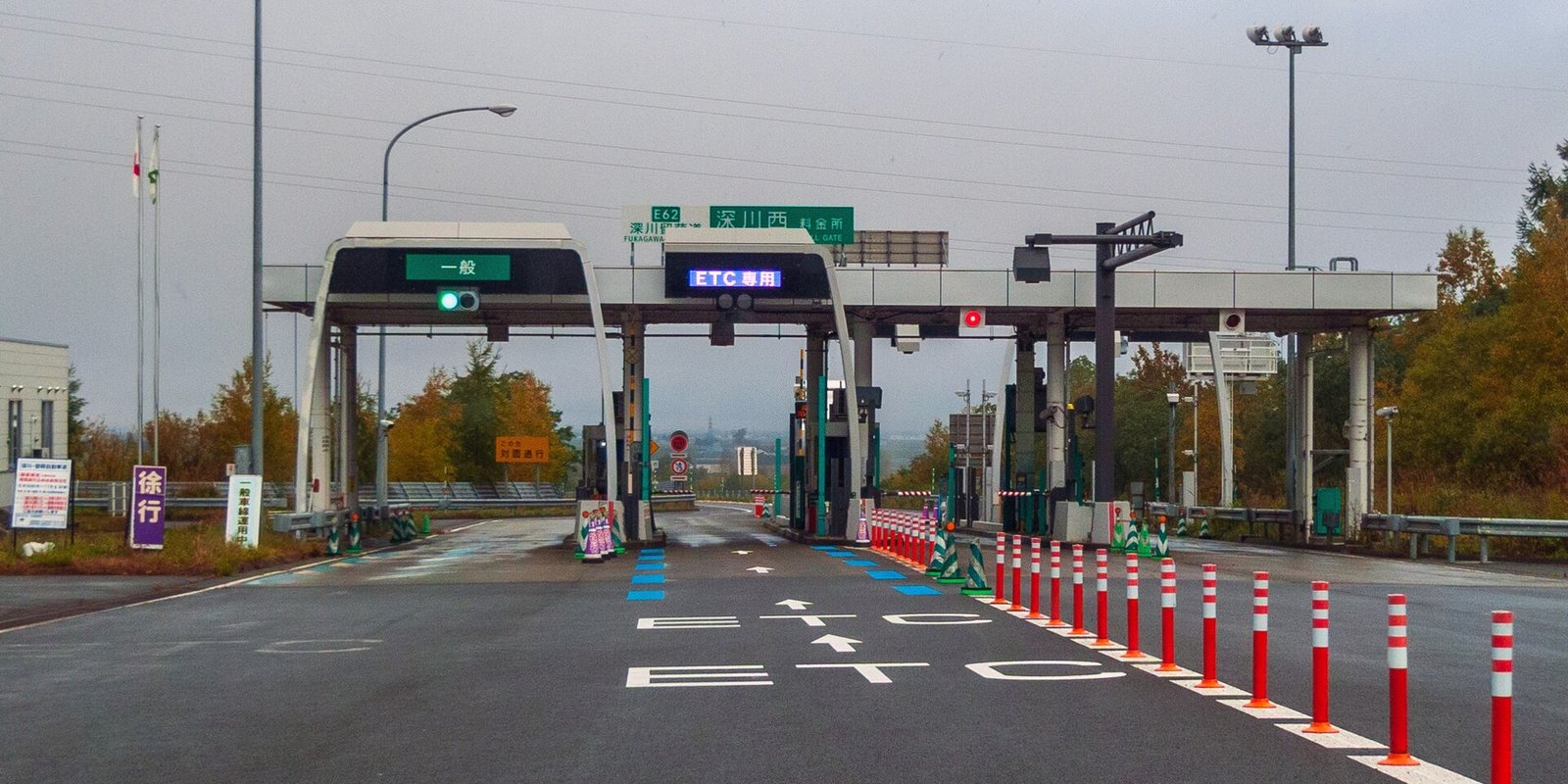 高速道路の料金所。イメージ画像です