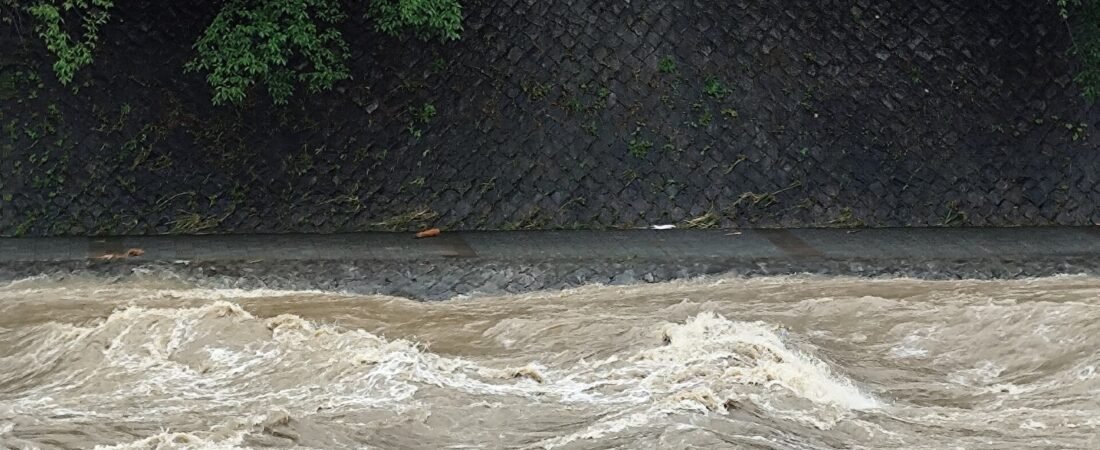 名古屋で1時間104.5ミリ 観測史上最大の雨、198万人に避難指示